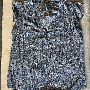 Adrienne Vittadini size M blouse